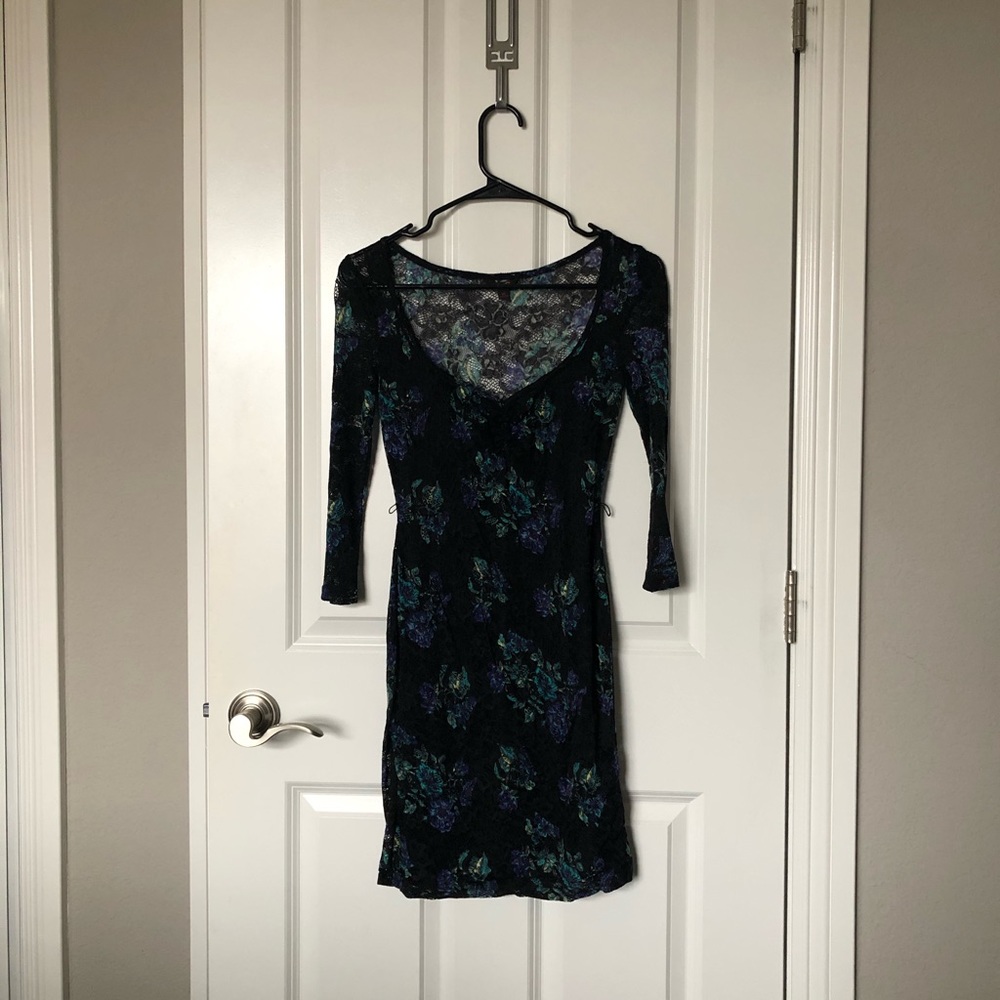 BODYCON QUARTER SLEEVE BLACK DRESS